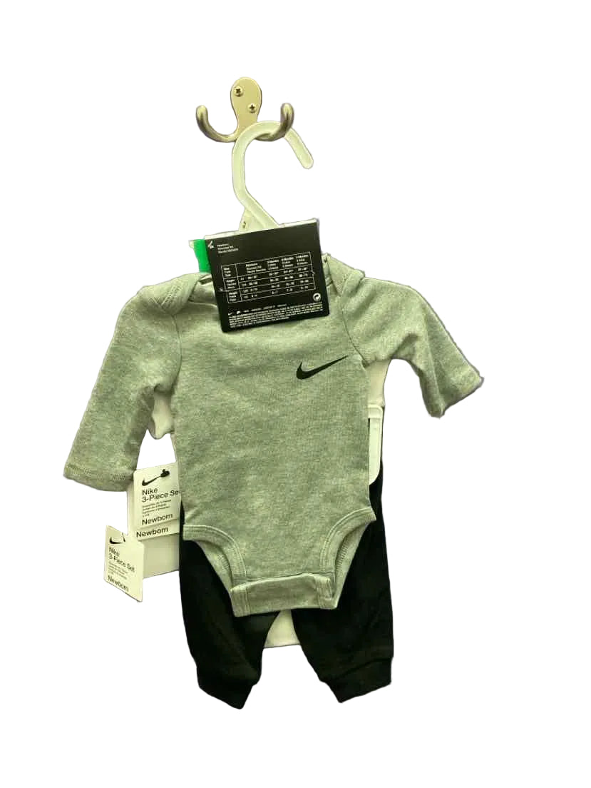 Nike (B) Black Gray Infant Size NB 3PC Casual