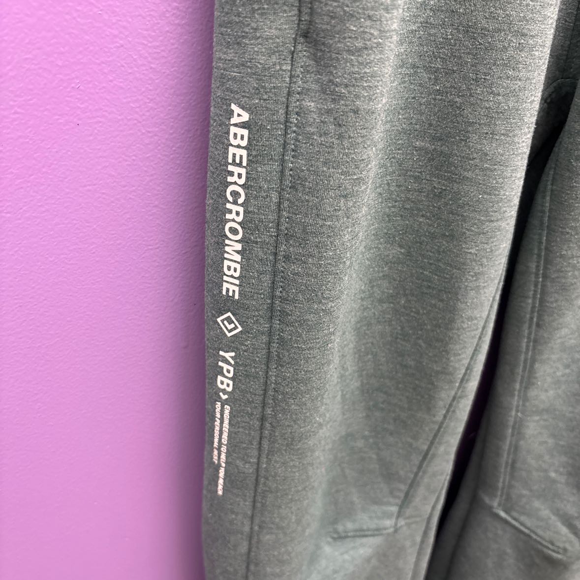 Abercrombie (C) Green Youth Size 12 PantAthletic