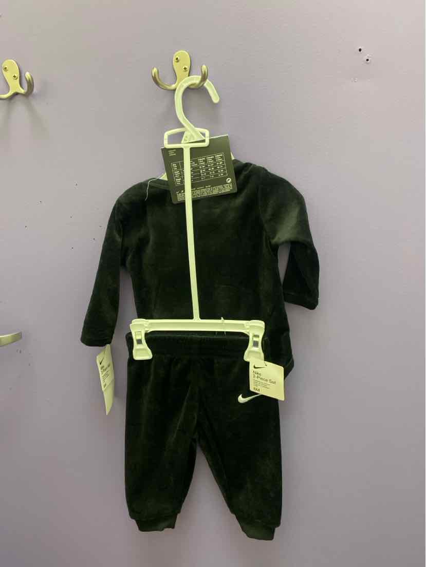 Nike (B) Black Infant Size 6 MO 2PC Casual