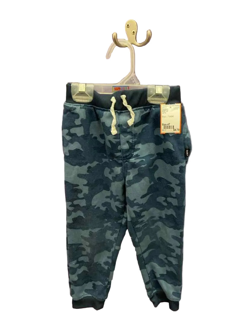 DKNY (A) Camo Toddler Size 4T Sweatpant