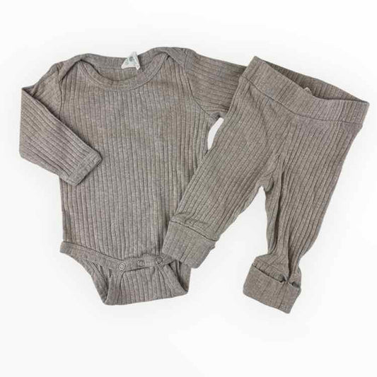 Kate Quinn (B) Gray Infant Size 3-6 MO 2PC Casual