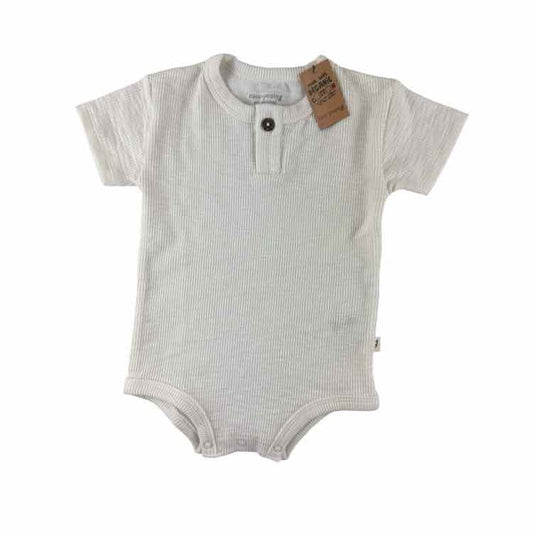 Easy-Peasy (E) White Infant Size 18 MO SSTop