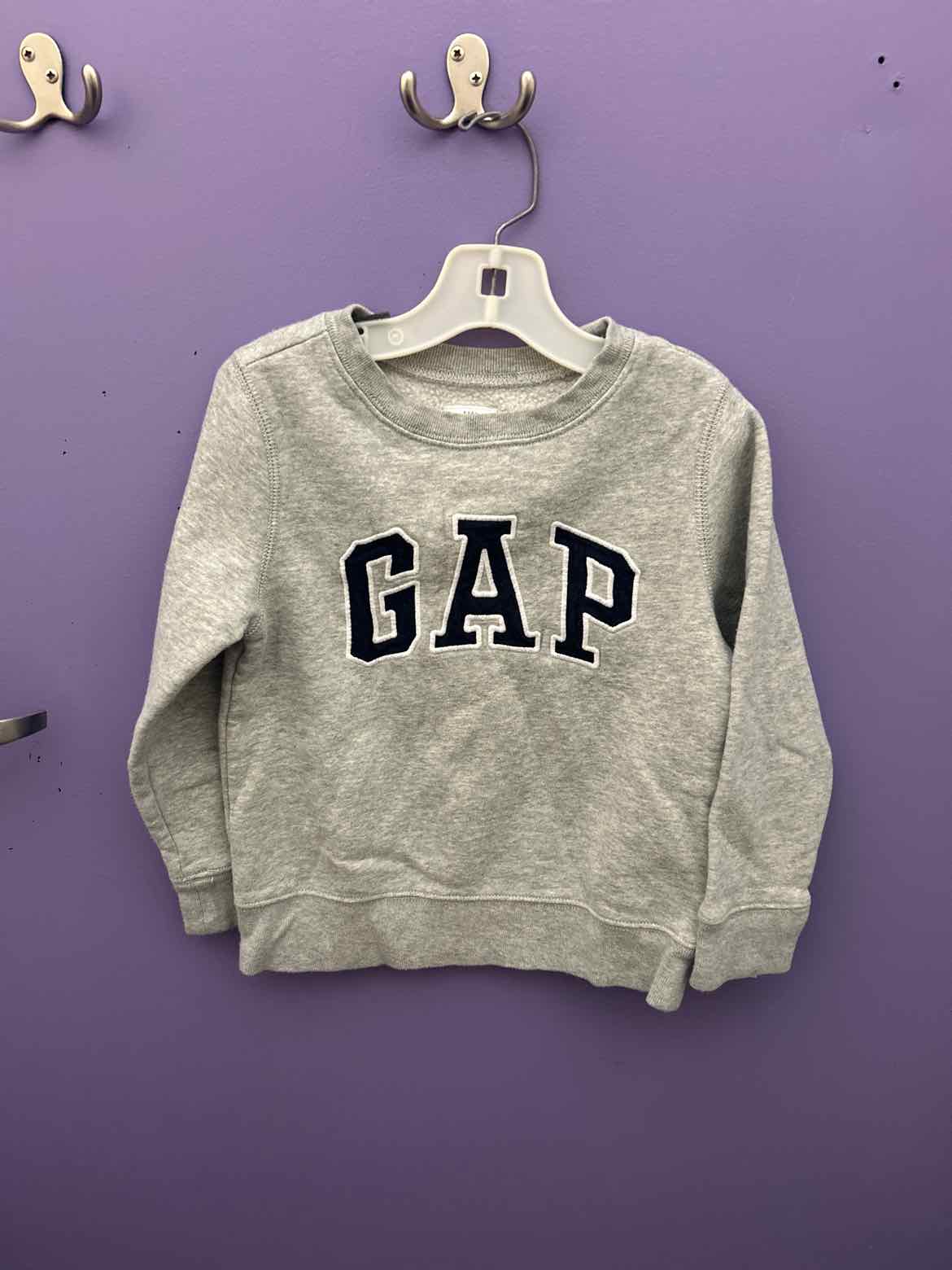 Gap (B) Gray Toddler Size 5 Sweatshirt