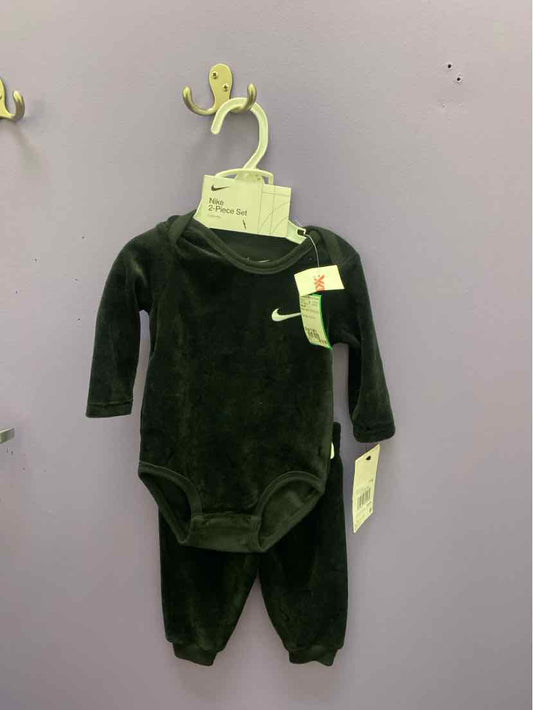 Nike (B) Black Infant Size 6 MO 2PC Casual