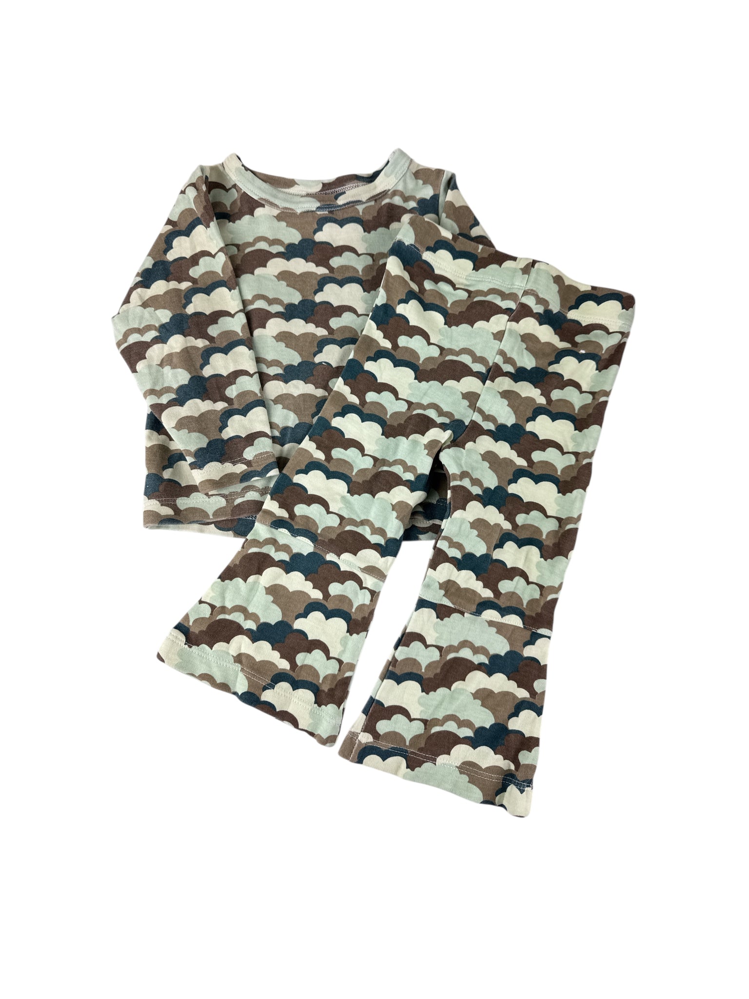 Outfit Kate Quinn Size 18M