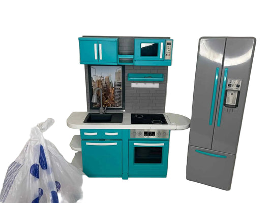 Dolls: Kitchen: Fridge, Stove and accessories