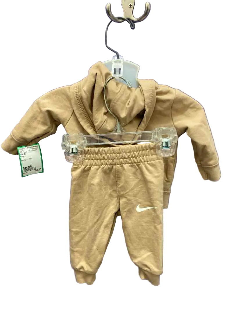 Nike (B) Beige Infant Size NB 2PC Casual